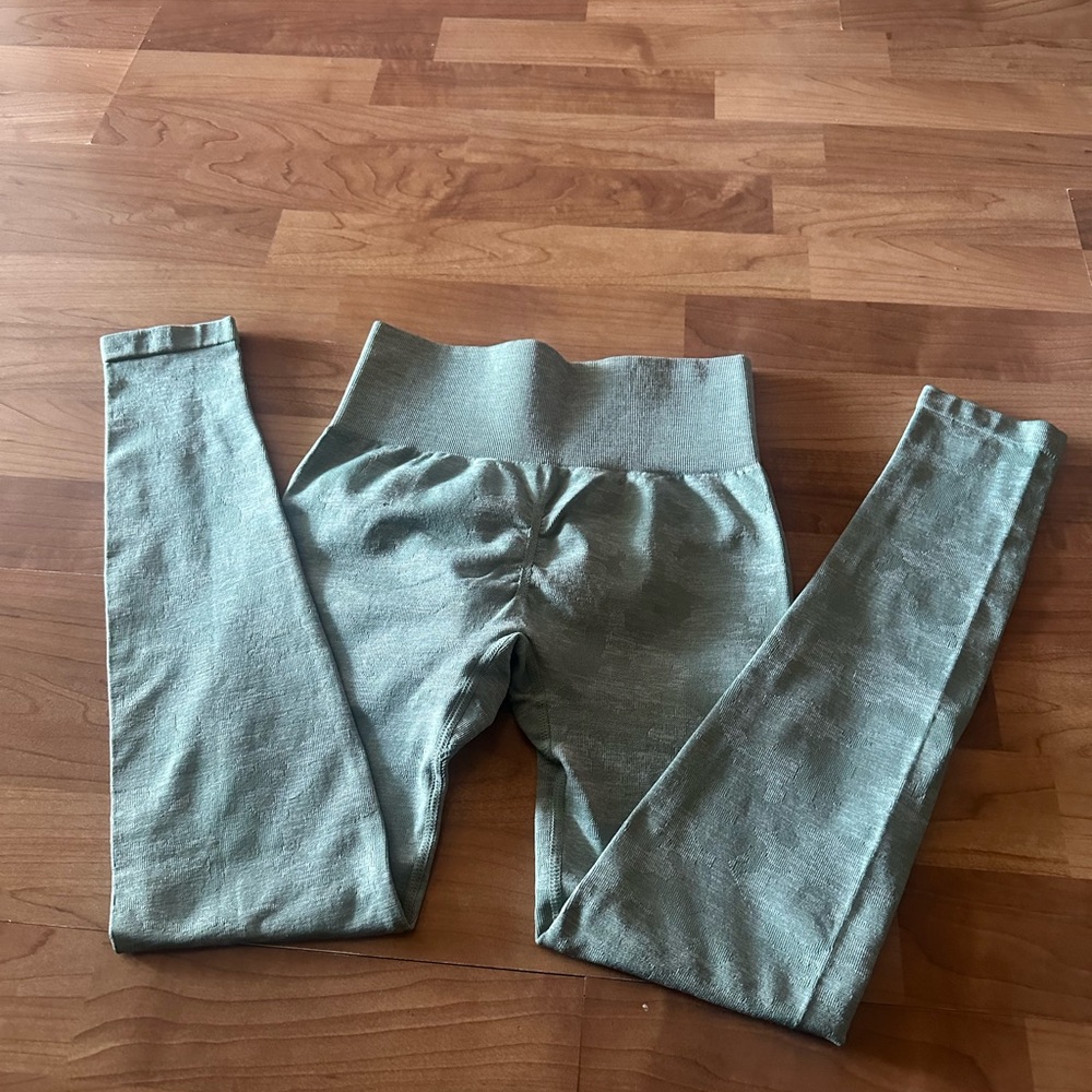 Camo leggings